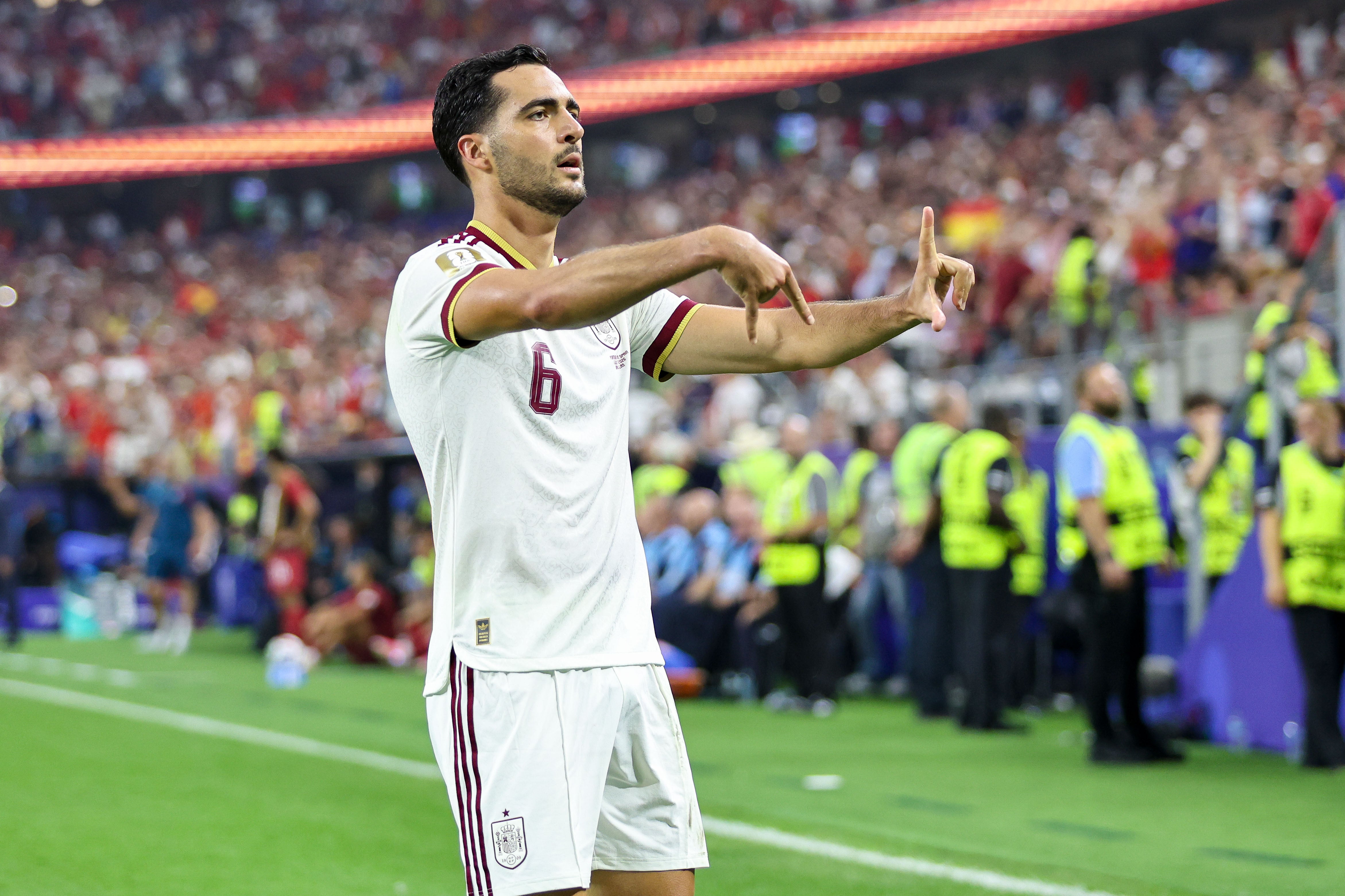 Merino celebra el tanto ante Portugal (0-1) Merino celebra el tanto ante Portugal (0-1)