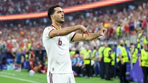Merino celebra el tanto ante Portugal (0-1) Merino celebra el tanto ante Portugal (0-1)
