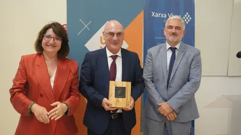 Francis Mojica, microbiólogo ilicitano, recibe la Medalla de Honor de la Red Vives. Francis Mojica, microbiólogo ilicitano, recibe la Medalla de Honor de la Red Vives.