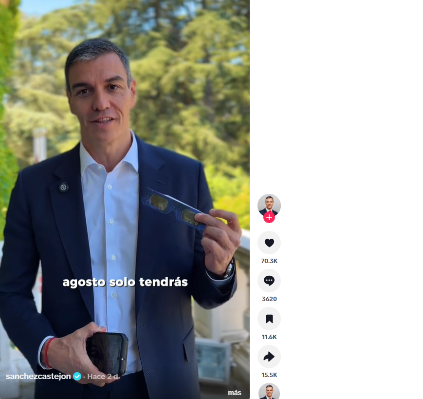 El "truco" que enseña Pedro Sánchez en TikTok para ver el eclipse: "Puede marcar la diferencia entre vivirlo o perdértelo" El "truco" que enseña Pedro Sánchez en TikTok para ver el eclipse: "Puede marcar la diferencia entre vivirlo o perdértelo"