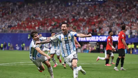 Messi celebrando uno de los goles de la remontada frente a Egipto. Messi celebrando uno de los goles de la remontada frente a Egipto.