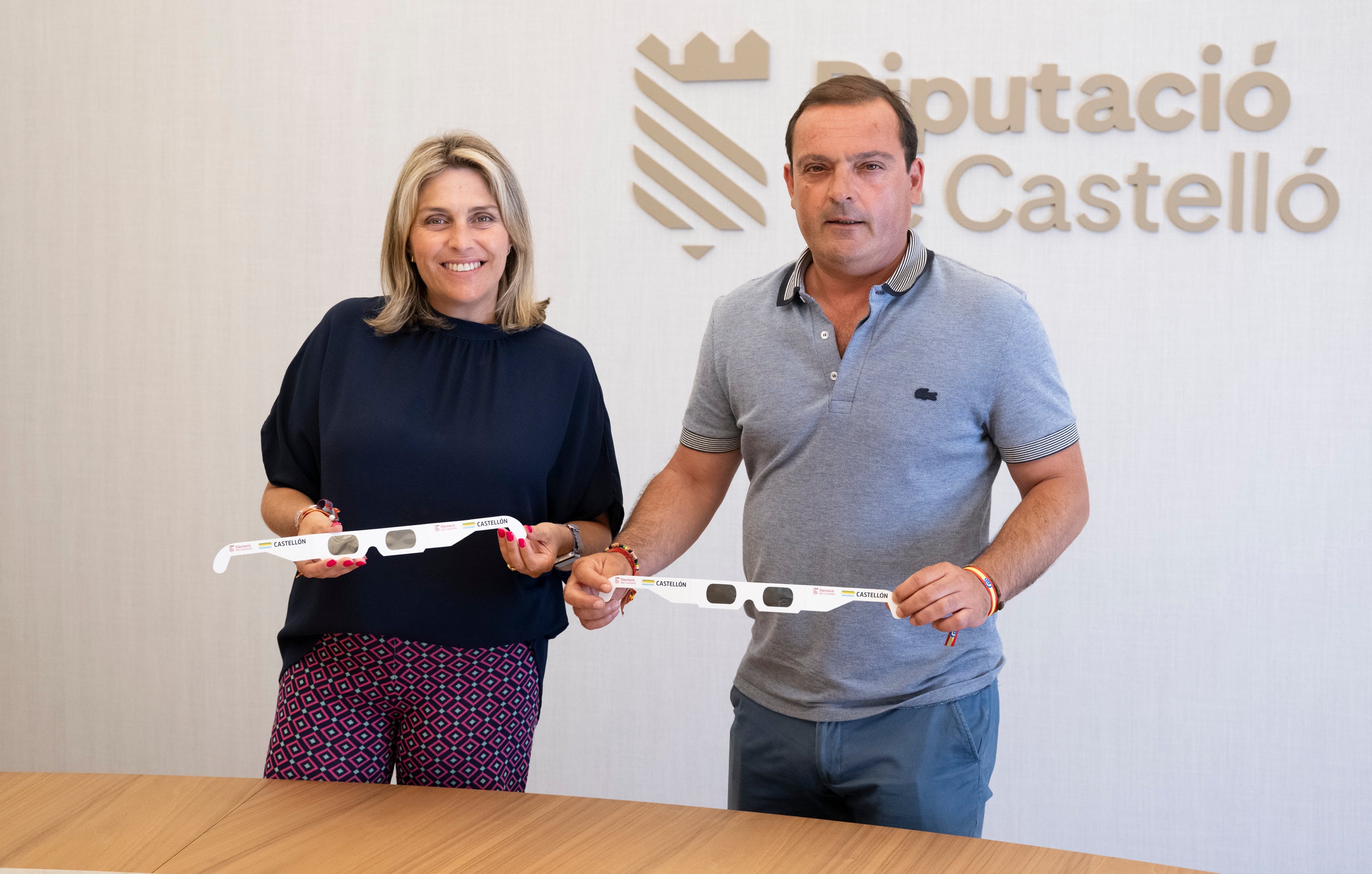 La Diputación repartirá 24.000 gafas homologadas en 36 municipios para seguir el eclipse solar La Diputación repartirá 24.000 gafas homologadas en 36 municipios para seguir el eclipse solar