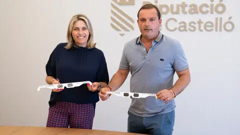 La Diputación repartirá 24.000 gafas homologadas en 36 municipios para seguir el eclipse solar La Diputación repartirá 24.000 gafas homologadas en 36 municipios para seguir el eclipse solar