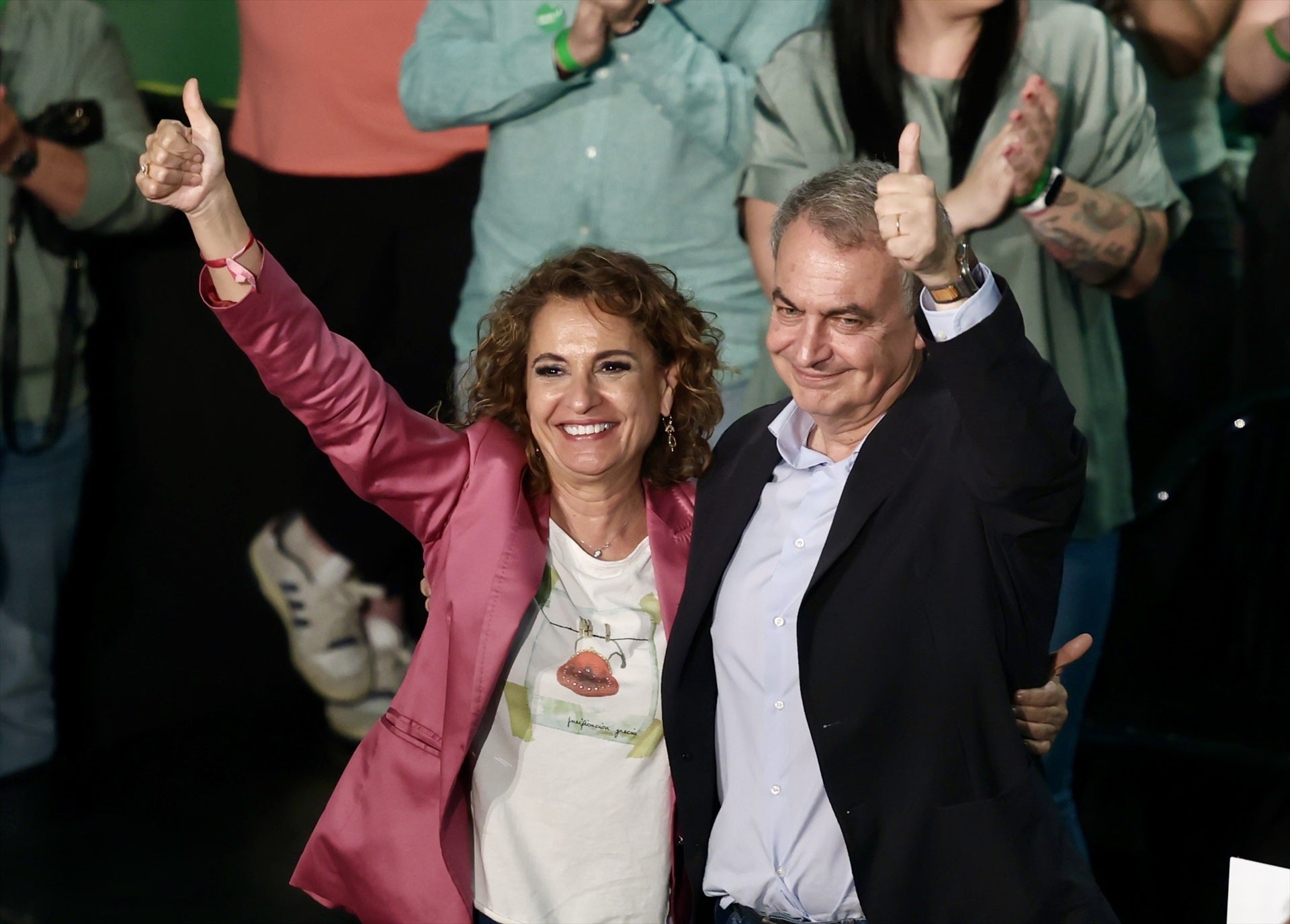 Montero respalda a Zapatero y mantiene "intacta" su confianza pese a la investigación de Hacienda Montero respalda a Zapatero y mantiene "intacta" su confianza pese a la investigación de Hacienda