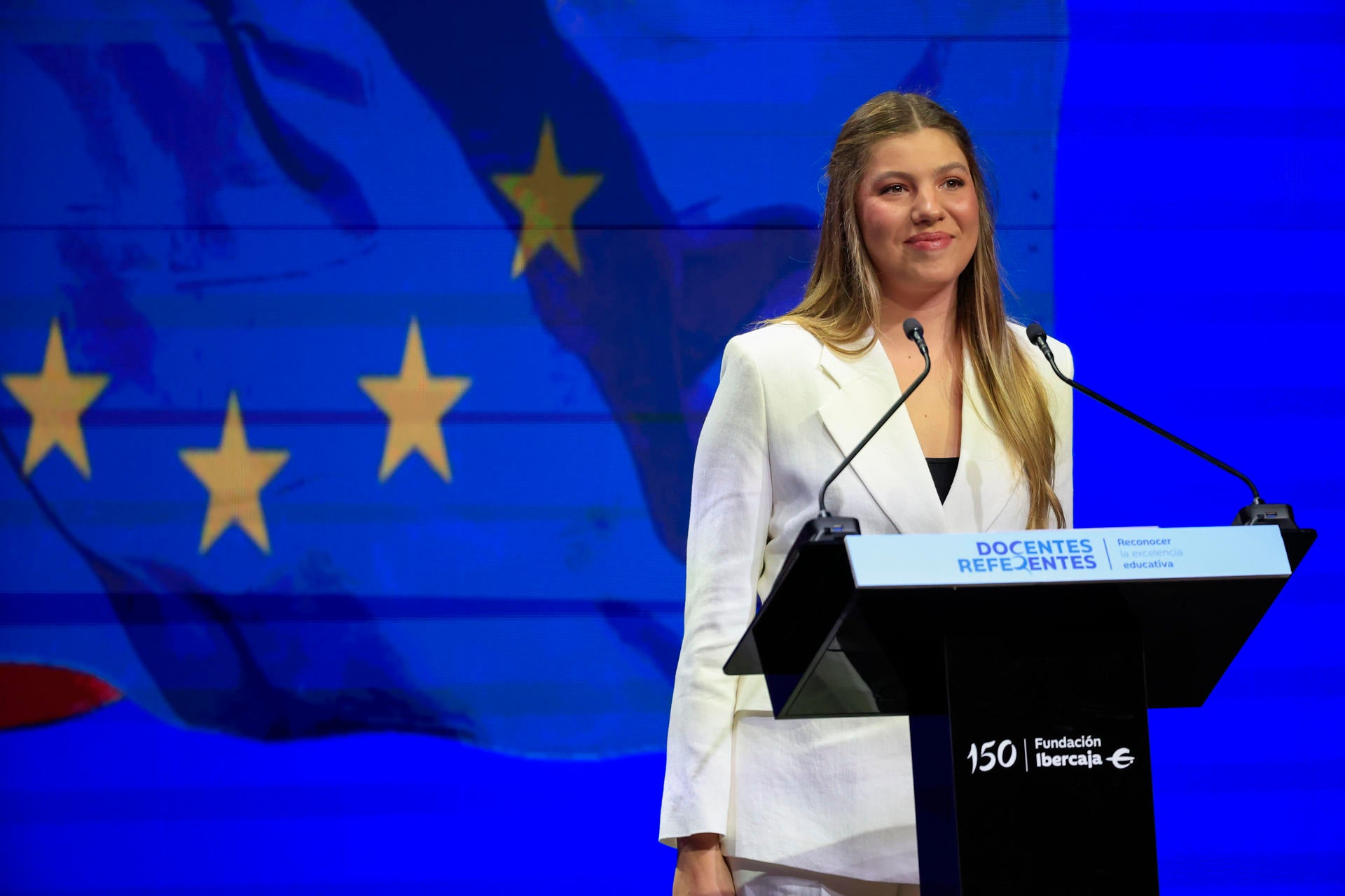 La infanta Sofía pone en valor la función de los docentes en su primer discurso institucional: "Nadie elige enseñar por dinero" La infanta Sofía pone en valor la función de los docentes en su primer discurso institucional: "Nadie elige enseñar por dinero"