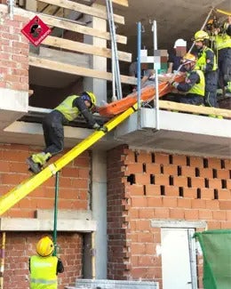 Un trabajador de 57 años ha resultado herido tras caer de un andamio en una obra en El Campello Un trabajador de 57 años ha resultado herido tras caer de un andamio en una obra en El Campello