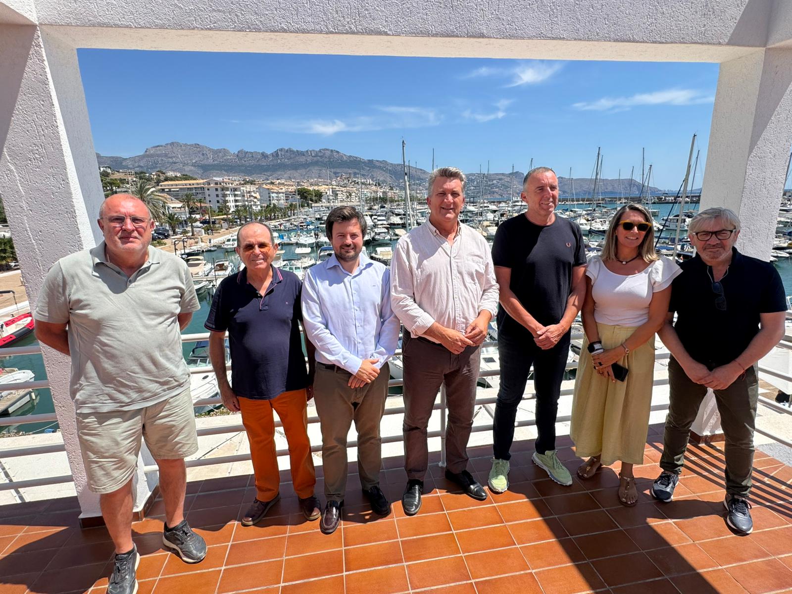 La Generalitat finaliza en Altea la instalación de placas solares en 7 puertos valencianos que reducirán la factura de pescadores y usuarios cerca de un 25 % La Generalitat finaliza en Altea la instalación de placas solares en 7 puertos valencianos que reducirán la factura de pescadores y usuarios cerca de un 25 %