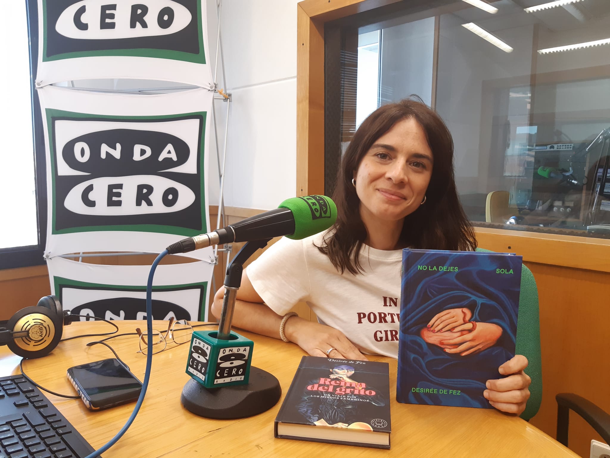 El Club de lectura Saudade tanca el curs amb 'No la dejes sola' de Desirée de Fez, una novel·la que transforma les pors quotidianes en literatura El Club de lectura Saudade tanca el curs amb 'No la dejes sola' de Desirée de Fez, una novel·la que transforma les pors quotidianes en literatura