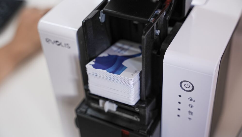 Máquina expendedora de las nuevas tarjetas de autobús de Formentera