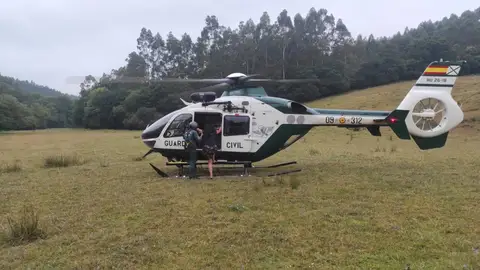 La Guardia Civil localiza a una mujer desaparecida en un monte de Castrillón. guardia civil mujer desaparecida castrillon