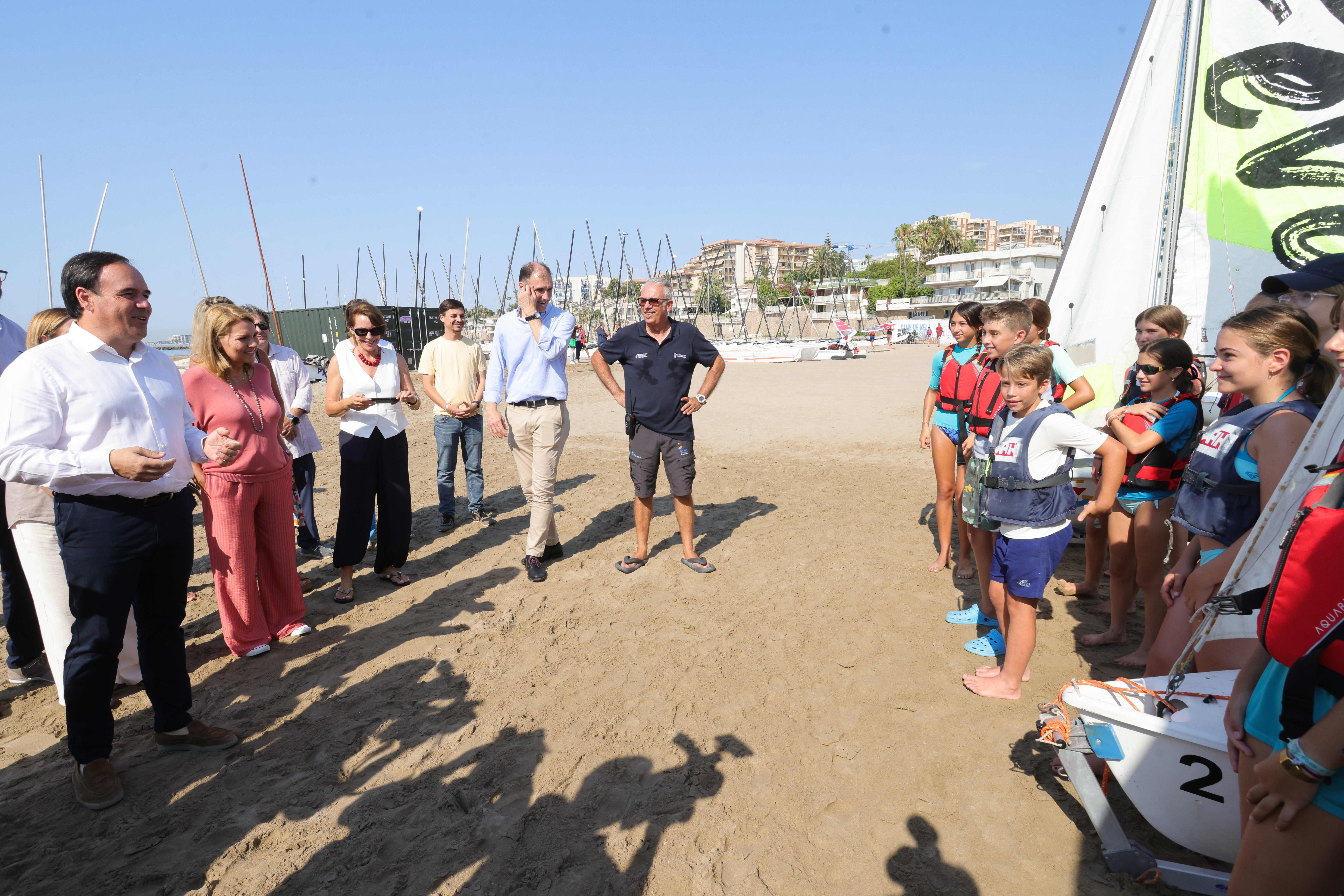 Llorca destaca en Benicàssim la oferta de 14.000 plazas para que los jóvenes disfruten de actividades este verano Llorca destaca en Benicàssim la oferta de 14.000 plazas para que los jóvenes disfruten de actividades este verano