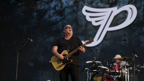 El cantante de la banda estadounidense 'Pixies', Black Francis, durante el concierto del Mad Cool Festival celebrado este viernes en el recinto Iberdrola Music, en Madrid. 