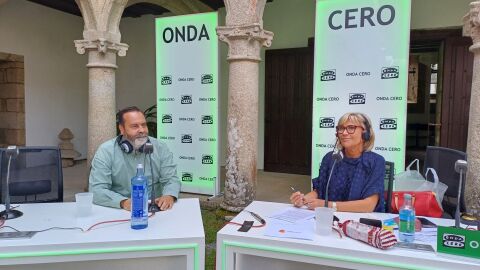 Antonio Lombard&iacute;a, presidente D.O. Ribeira Sacra, con Julia Otero