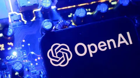 El logotipo de OpenAI en una foto de archivo El logotipo de OpenAI en una foto de archivo
