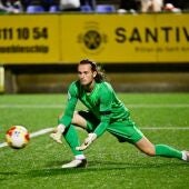 El arquero, en un partido con el filial del Barça