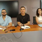 Gerard Fullana entre los concejales de Alicante Rafa Mas y Sara Llobell Gerard Fullana entre los concejales de Alicante Rafa Mas y Sara Llobell