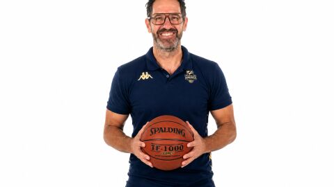 Paco V&aacute;zquez, exjugador y entrenadora asistente del Morabanc Andorra