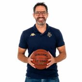 Paco Vázquez, exjugador y entrenadora asistente del Morabanc Andorra