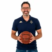 Paco Vázquez, exjugador y entrenadora asistente del Morabanc Andorra Paco Vázquez, exjugador y entrenadora asistente del Morabanc Andorra