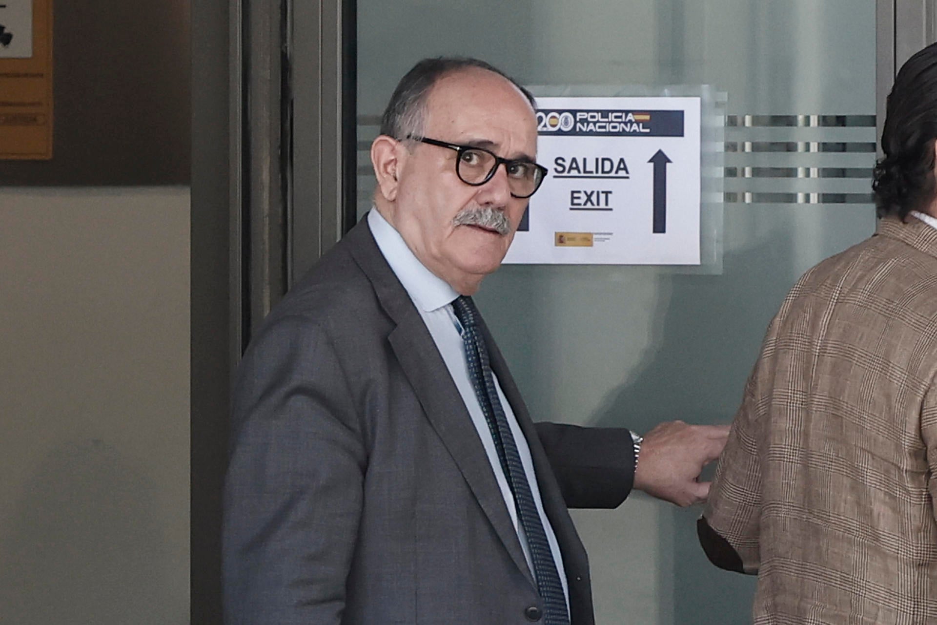 El exabogado de Ábalos declara ante el juez que Leire Díez le ofreció que el PSOE abonase sus honorarios El exabogado de Ábalos declara ante el juez que Leire Díez le ofreció que el PSOE abonase sus honorarios