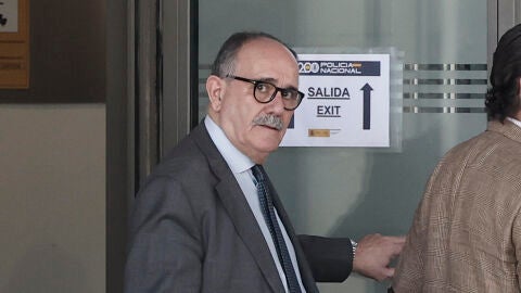 El letrado José Aníbal Álvarez, primer abogado del exministro José Luis Ábalos en el caso Koldo, a su salida de la Audiencia Nacional El letrado José Aníbal Álvarez, primer abogado del exministro José Luis Ábalos en el caso Koldo, a su salida de la Audiencia Nacional