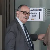 El letrado José Aníbal Álvarez, primer abogado del exministro José Luis Ábalos en el caso Koldo, a su salida de la Audiencia Nacional El letrado José Aníbal Álvarez, primer abogado del exministro José Luis Ábalos en el caso Koldo, a su salida de la Audiencia Nacional