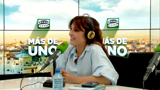 Helena Resano debuta como novelista con 'Las rutas del silencio': "Es una historia a dos tiempos de una madre que quiere que su hija entienda quién es realmente" Helena Resano debuta como novelista con 'Las rutas del silencio': "Es una historia a dos tiempos de una madre que quiere que su hija entienda quién es realmente"