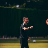 Martín Anselmi, técnico del Elche, en un entrenamiento de pretemporada.