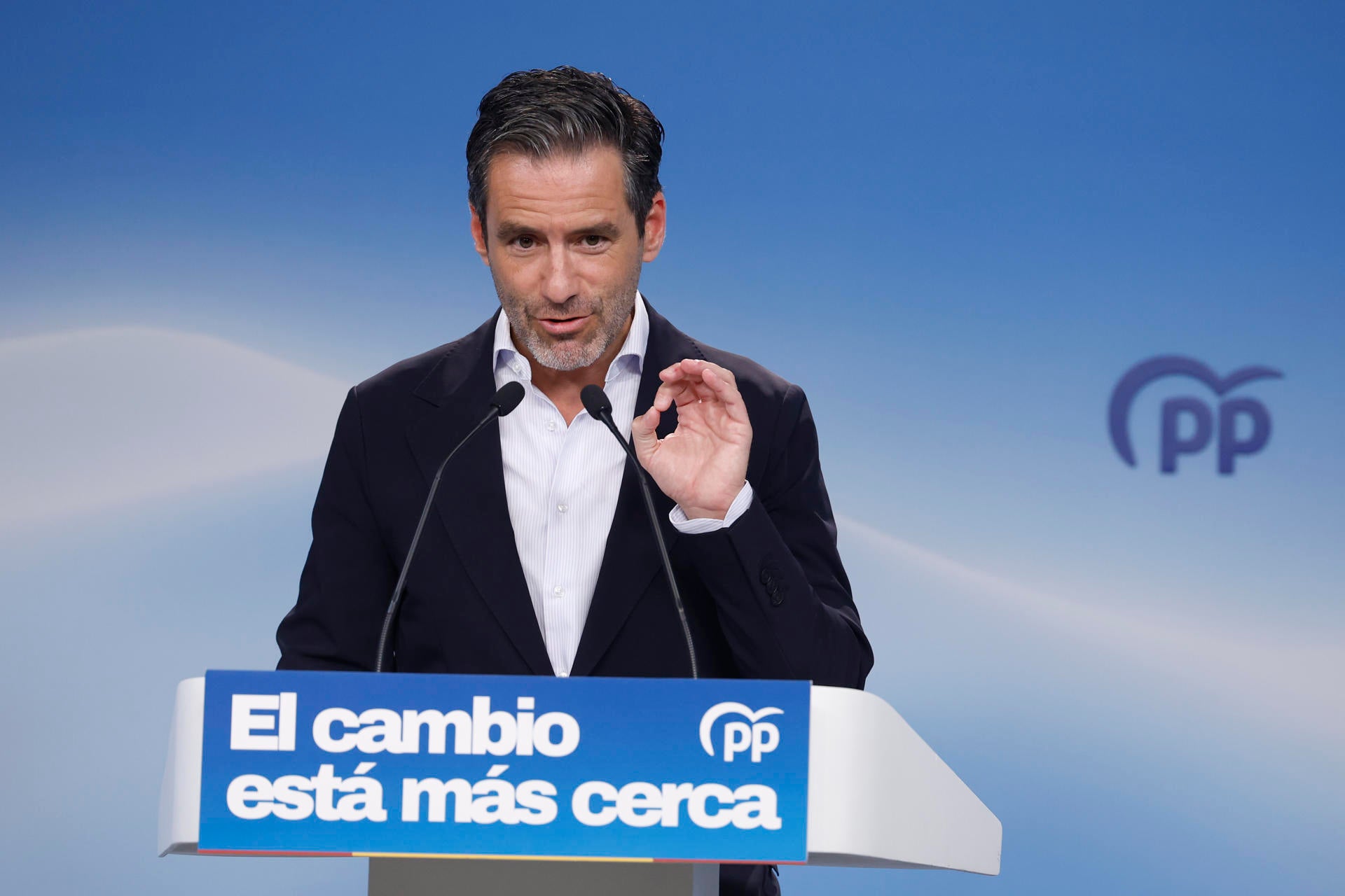 El PP resta importancia a las críticas de Rajoy por racismo: "Es una columna sarcástica y sin mala intención" El PP resta importancia a las críticas de Rajoy por racismo: "Es una columna sarcástica y sin mala intención"