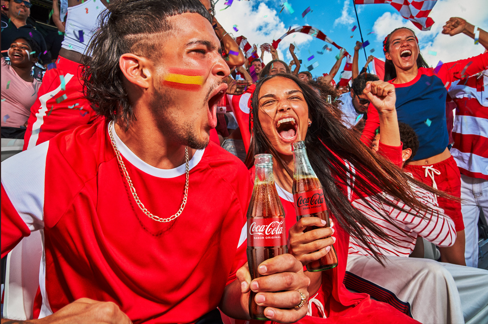 Coca-Cola activa el verano con fútbol, experiencia en el punto de venta e innovación de producto Coca-Cola activa el verano con fútbol, experiencia en el punto de venta e innovación de producto