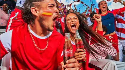 Coca-Cola activa el verano con fútbol, experiencia en el punto de venta e innovación de producto Coca-Cola activa el verano con fútbol, experiencia en el punto de venta e innovación de producto