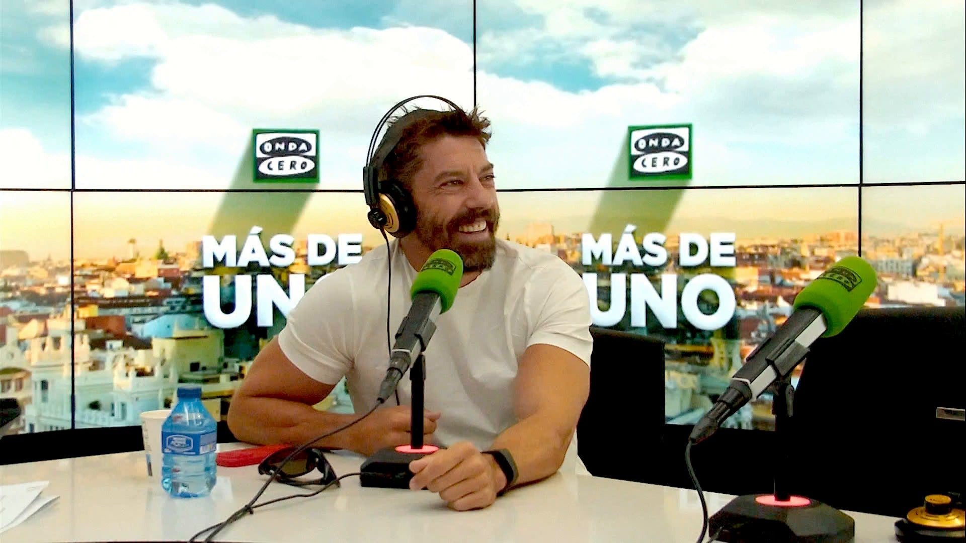 Adrián Lastra presenta 'Ni contigo ni sin mí': "Por mucho que la gente se ría, Primos era un drama para todos y aquí pasa lo mismo, un dramón"