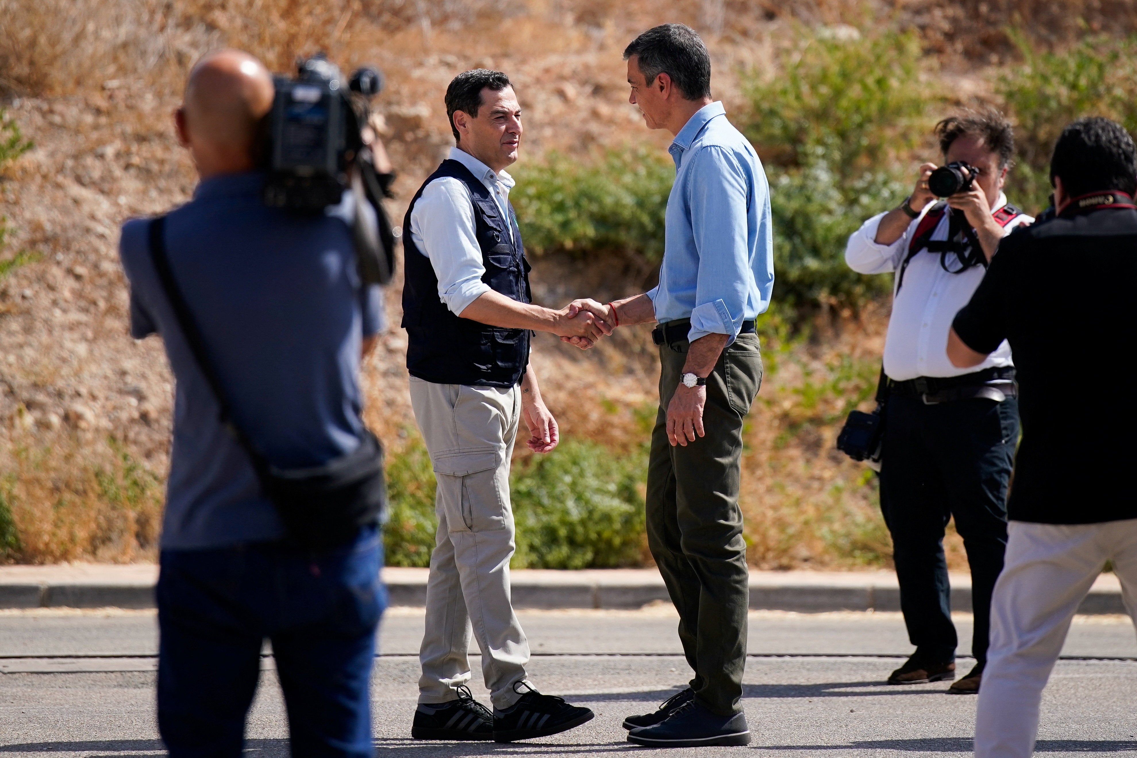 Última hora sobre el incendio en Los Gallardos (Almería), en directo: Pedro Sánchez visita las zonas afectadas por el incendio de Los Gallardos Última hora sobre el incendio en Los Gallardos (Almería), en directo: Pedro Sánchez visita las zonas afectadas por el incendio de Los Gallardos