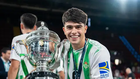 Pablo Otero firma hasta 2029 y jugará cedido en Valdepeñas. Pablo Otero firma hasta 2029 y jugará cedido en Valdepeñas.