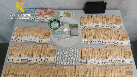 La Guardia Civil detiene al presunto responsable de un punto de venta de drogas La Guardia Civil detiene al presunto responsable de un punto de venta de drogas