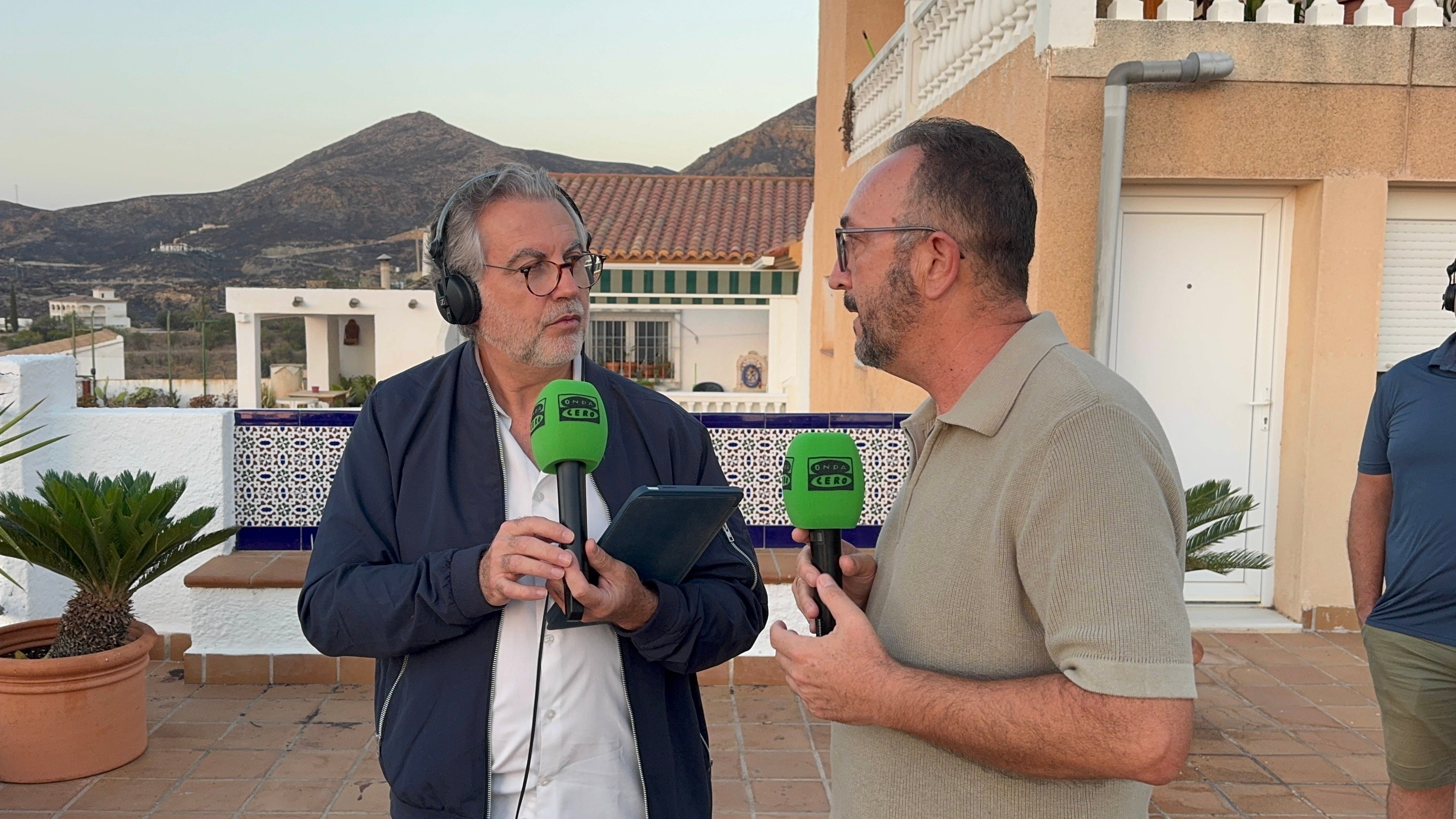 El alcalde de Bédar cuenta en Más de uno cómo rechazó una llamada del rey sin saberlo y la conversación posterior que tuvo con él: "Es cercano y empático" El alcalde de Bédar cuenta en Más de uno cómo rechazó una llamada del rey sin saberlo y la conversación posterior que tuvo con él: "Es cercano y empático"