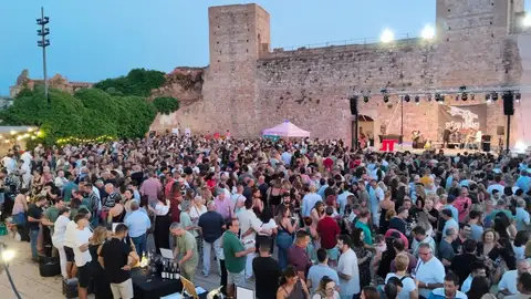 El Tardeo con la DO se adelanta al último viernes de julio para brindar en el Patio de Armas de Requena El Tardeo con la DO se adelanta al último viernes de julio para brindar en el Patio de Armas de Requena