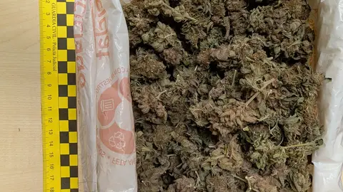 Detenido en Almassora con 120 gramos de marihuana tras un control de la Guardia Civil Detenido en Almassora con 120 gramos de marihuana tras un control de la Guardia Civil