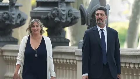 La exconsellera de Salud, Alba Vergés, y su abogado Mariano Bergés La exconsellera de Salud, Alba Vergés, y su abogado Mariano Bergés/ David Zorrakino / Europa Press