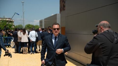 El abogado de David Sánchez, Emilio Cortés, sale del Juzgado de Instrucción número 3 de Badajoz, a 25 de abril de 2025, en Badajoz, Extremadura (España). El abogado de David Sánchez, Emilio Cortés, sale del Juzgado de Instrucción número 3 de Badajoz, a 25 de abril de 2025, en Badajoz, Extremadura (España).