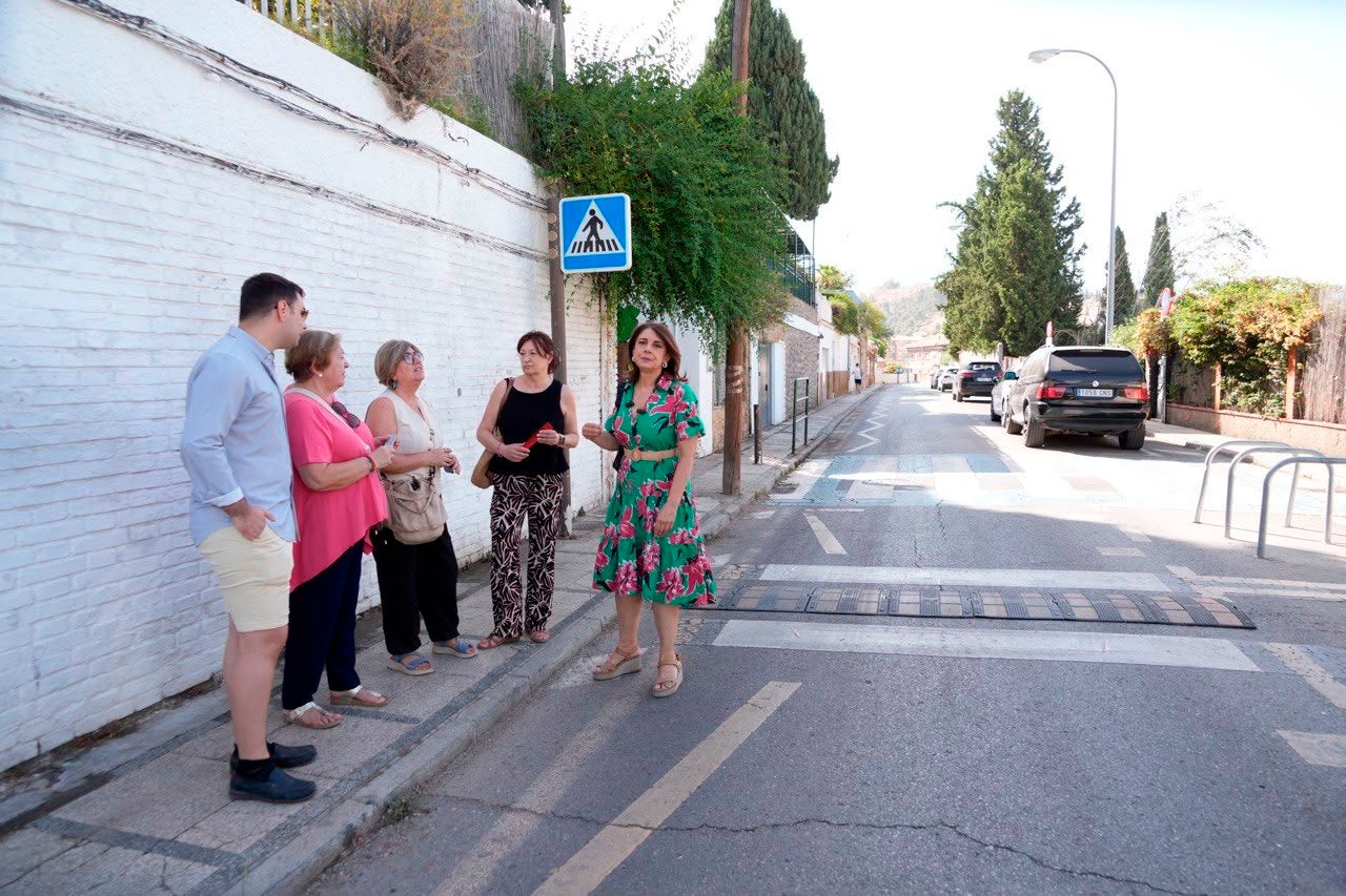El PSOE exige la reurbanización urgente del Paseo de las Palmas por el "grave peligro" que sufren vecinos y familias de la Escuela Duende El PSOE exige la reurbanización urgente del Paseo de las Palmas por el "grave peligro" que sufren vecinos y familias de la Escuela Duende