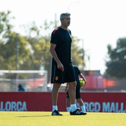 Pep Lluís Martí, nuevo entrenador del Mallorca B, se marca como objetivo principal que sus jugadores puedan ascender al primer equipo