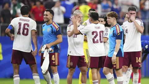 Jugadores de España celebrando el triunfo ante Francia Jugadores de España celebrando el triunfo ante Francia