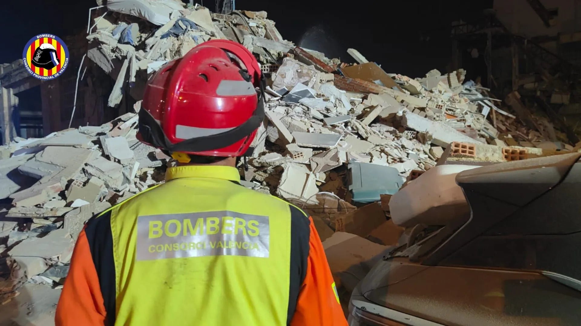 Ángel, propietario del edificio derrumbado en Benetússer: "Esto se veía venir" Ángel, propietario del edificio derrumbado en Benetússer: "Esto se veía venir"