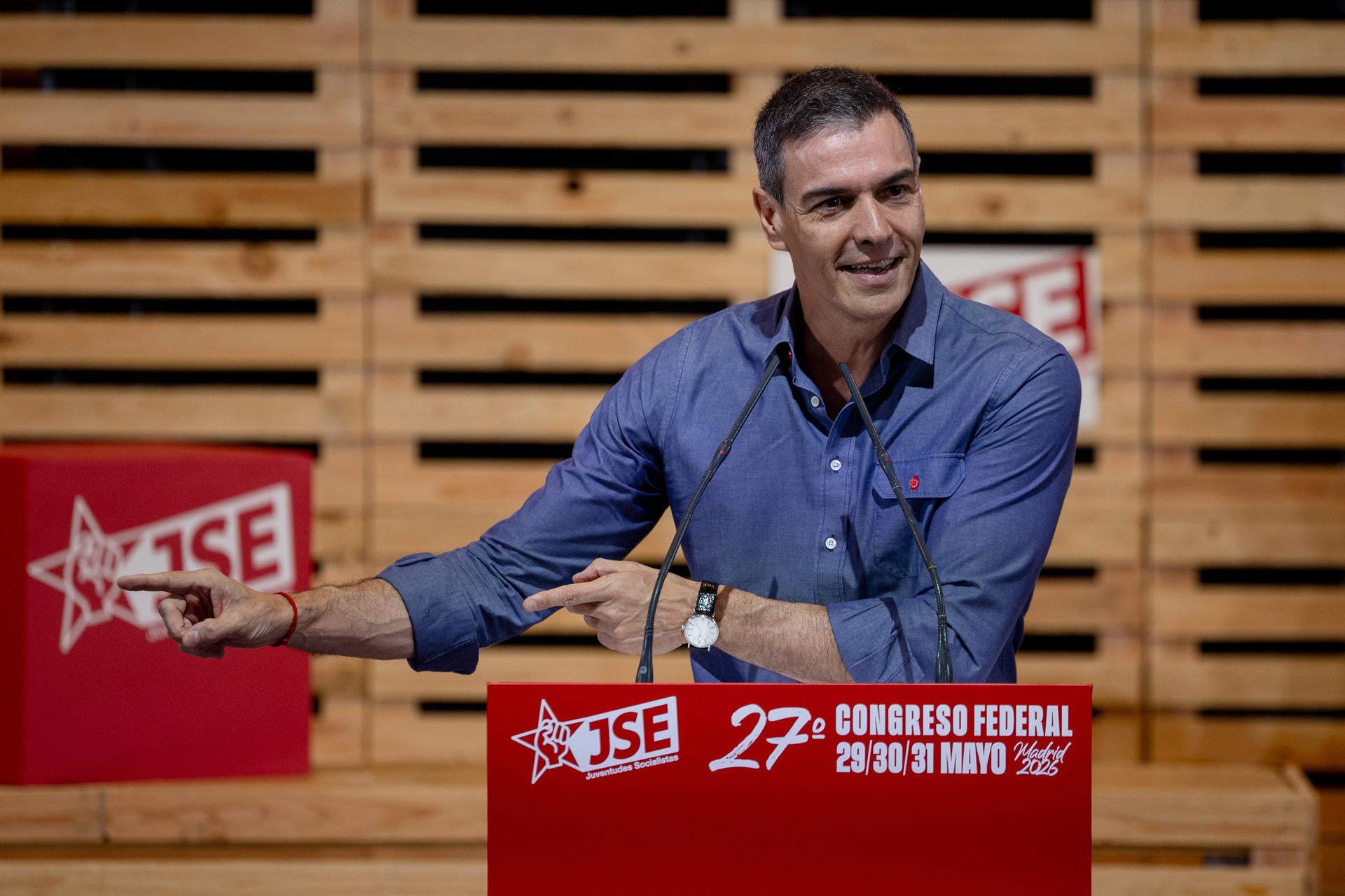 El CIS sitúa al PSOE al alza, con una ventaja de casi 8 puntos frente al PP El CIS sitúa al PSOE al alza, con una ventaja de casi 8 puntos frente al PP