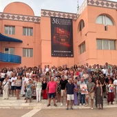 El estreno de ‘El Manantial del Amor’ emociona al público del 38 º Festival de Cine de l'Alfàs del Pi e inicia su recorrido por festivales El estreno de ‘El Manantial del Amor’ emociona al público del 38 º Festival de Cine de l'Alfàs del Pi e inicia su recorrido por festivales