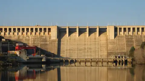 La CHT invierte casi 3,4 millones en conservación y mantenimiento de 11 presas en las provincias de Cáceres y Salamanca La CHT invierte casi 3,4 millones en conservación y mantenimiento de 11 presas en las provincias de Cáceres y Salamanca