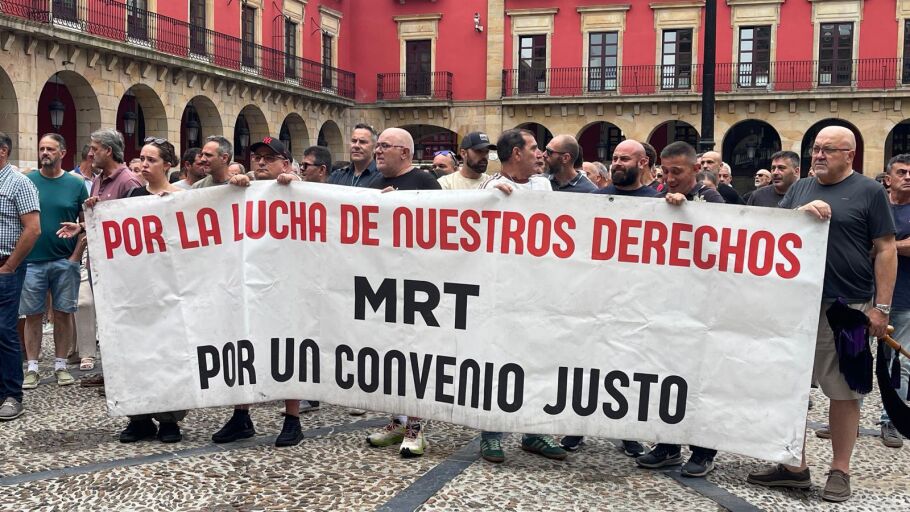Movilizaci&oacute;n de la plantilla de Trefiler&iacute;as Moreda