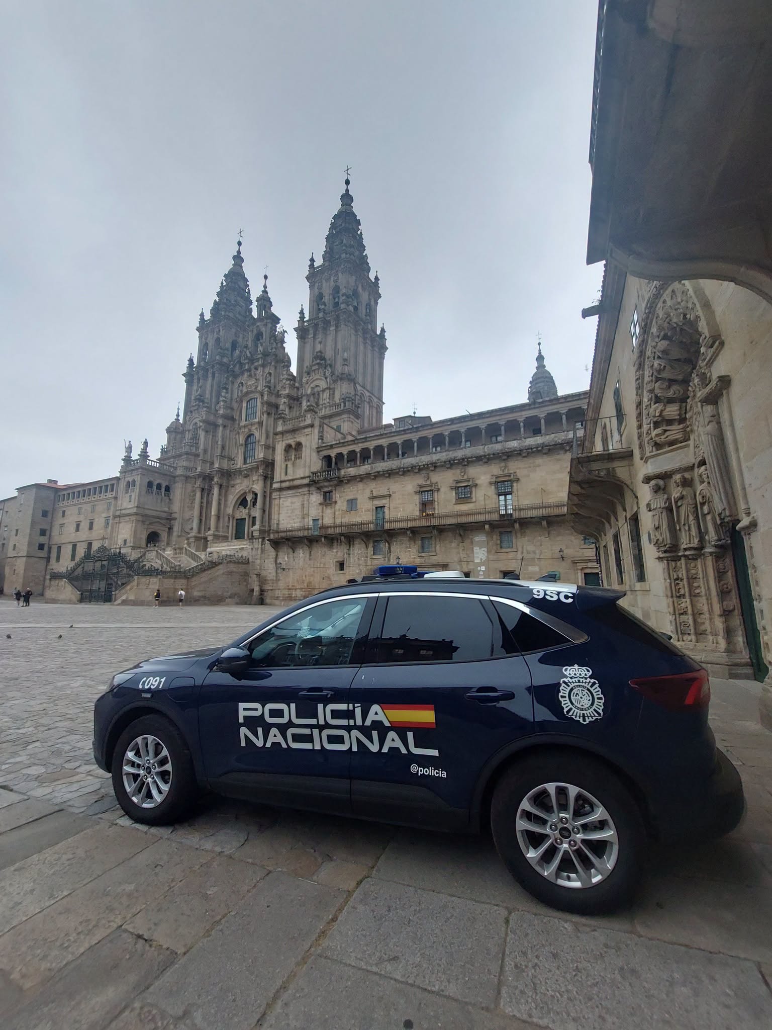 Varios detenidos en una redada antidroga de la Policía Nacional en San Ignacio de Loyola en Santiago Varios detenidos en una redada antidroga de la Policía Nacional en San Ignacio de Loyola en Santiago