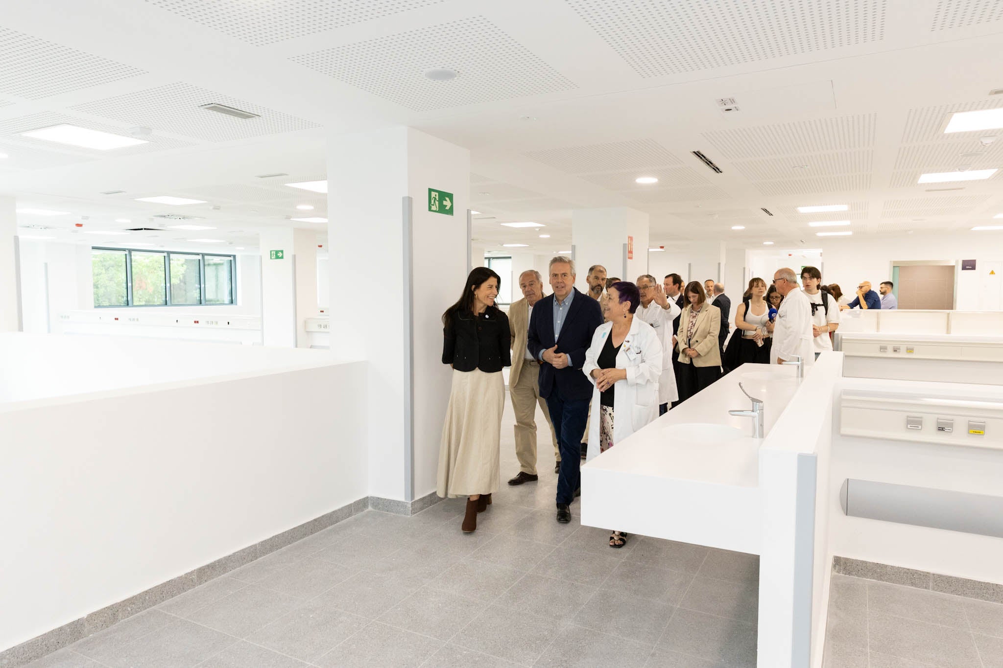 El Hospital Clínico de Santiago sumará este año un nuevo edificio de 5.300 m² para albergar la unidad de mama, el hospital de día y la unidad de reproducción asistida El Hospital Clínico de Santiago sumará este año un nuevo edificio de 5.300 m² para albergar la unidad de mama, el hospital de día y la unidad de reproducción asistida